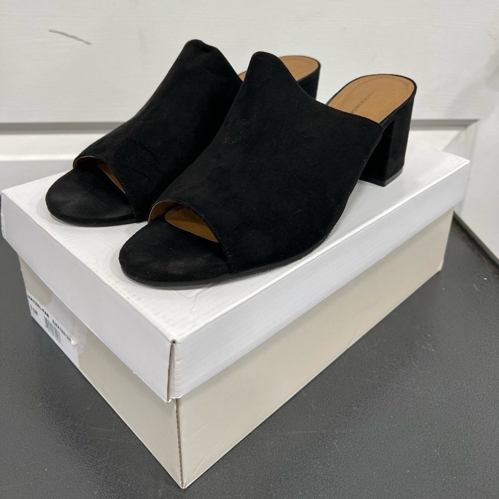 14th & Union Hayzel-Fab black faux suede block heels Size 9.5